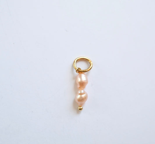 Tiny beige pearls charm C51