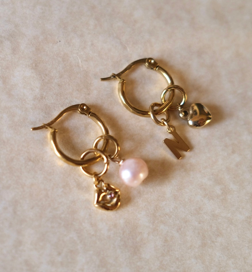 Light caramel freshwater pearl charm C75