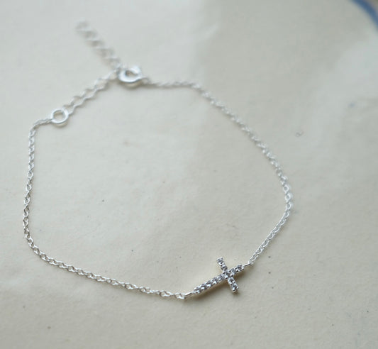 Shiny cross bracelet B9